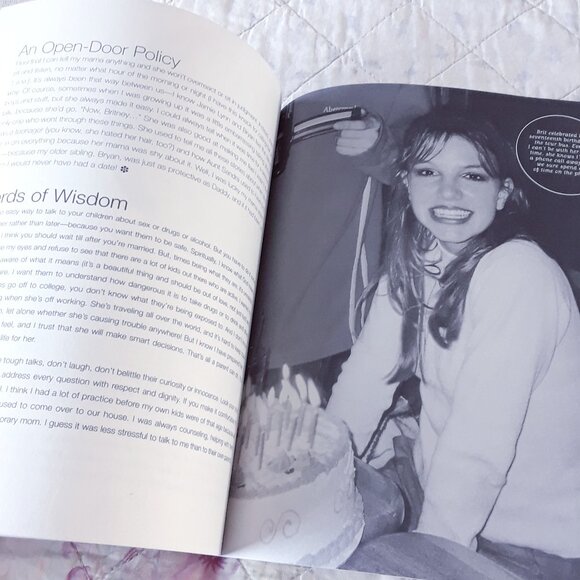 2000 Britney Spears Heart to Heart Book - Picture 7 of 10